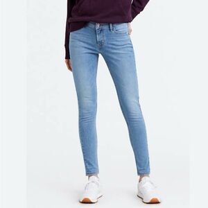 Levi's Women's Sky Blue Skinny Jeans